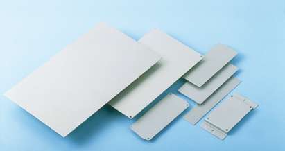 ▷ Sérigraphie sur plaques en aluminium pour machines